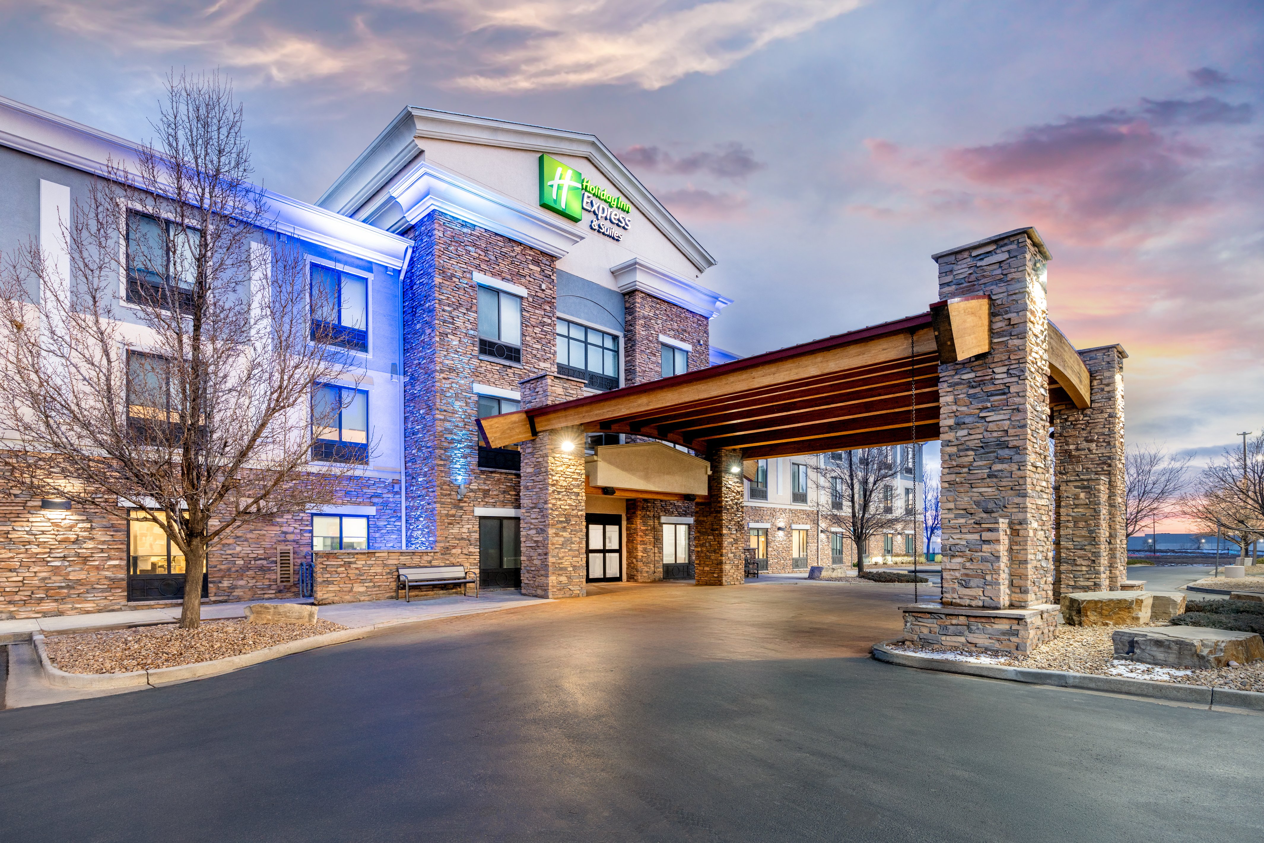 Holiday Inn Express Hotel Suites Loveland 56/56