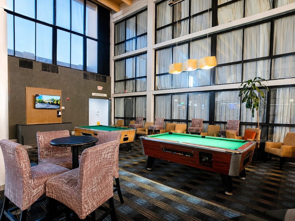 Wingate by Wyndham Kansas City 40/63