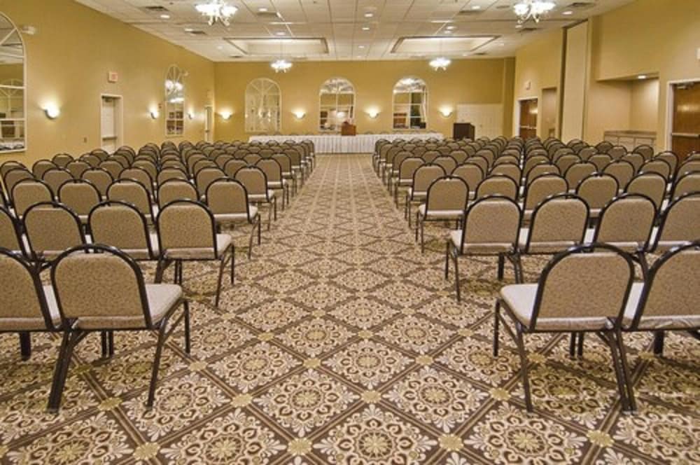 Alexandria Inn and Suites and Conference Center 27/32