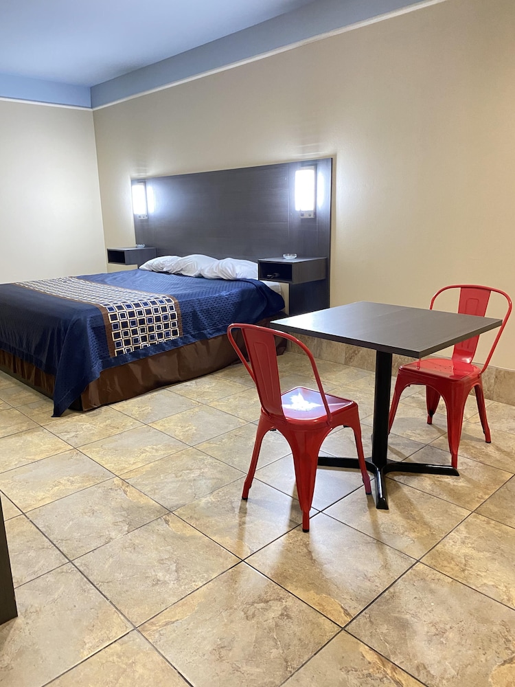 Texas Inn and Suites McAllen 40/47
