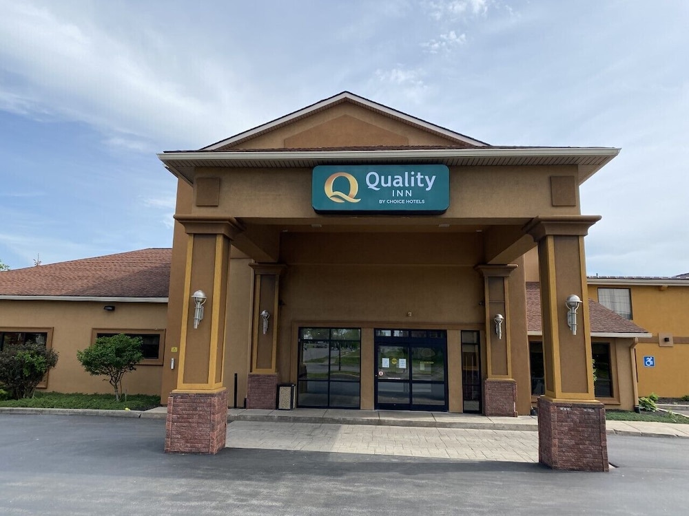Quality Inn Near Walden Galleria Mall 1/36