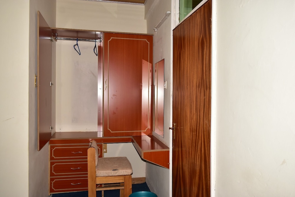 Westwood Hotel 43/43