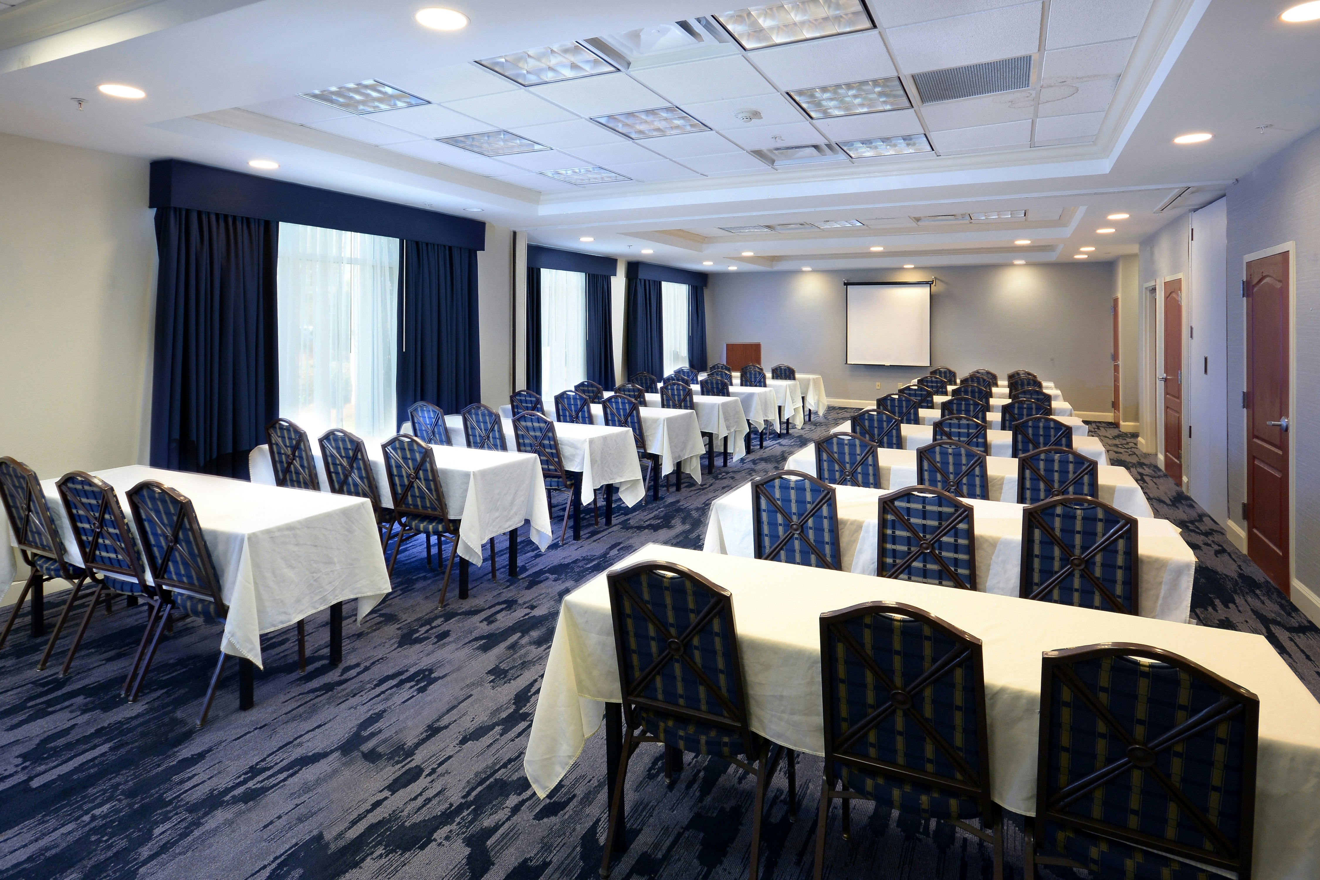 Hampton Inn & Suites Clinton - I-26 28/38