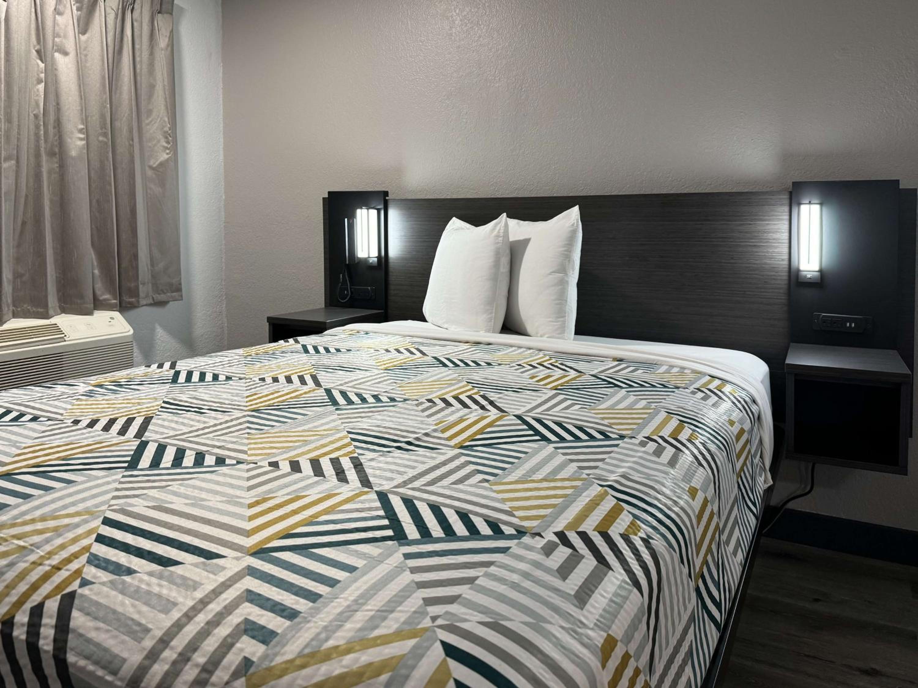 غرفة ديلوكس بسرير كوين، Motel6 Bradenton, FL 4/10