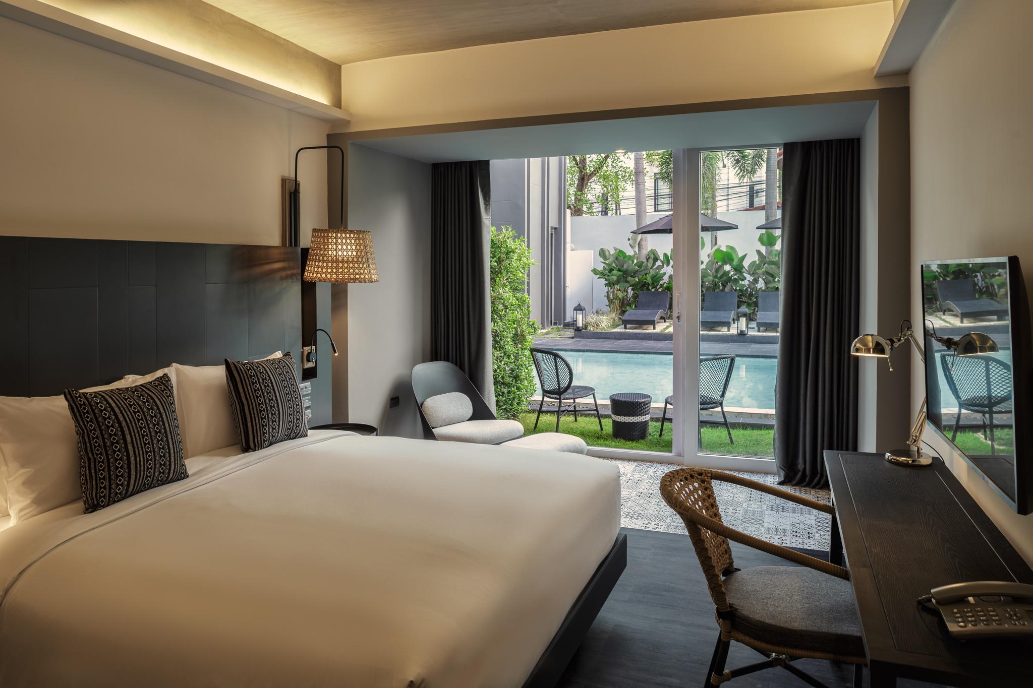 Standard, Double Bed, Pool View
