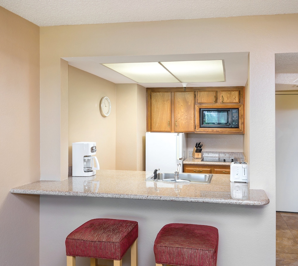 Worldmark Palm Springs - Plaza Resort and Spa 13/41