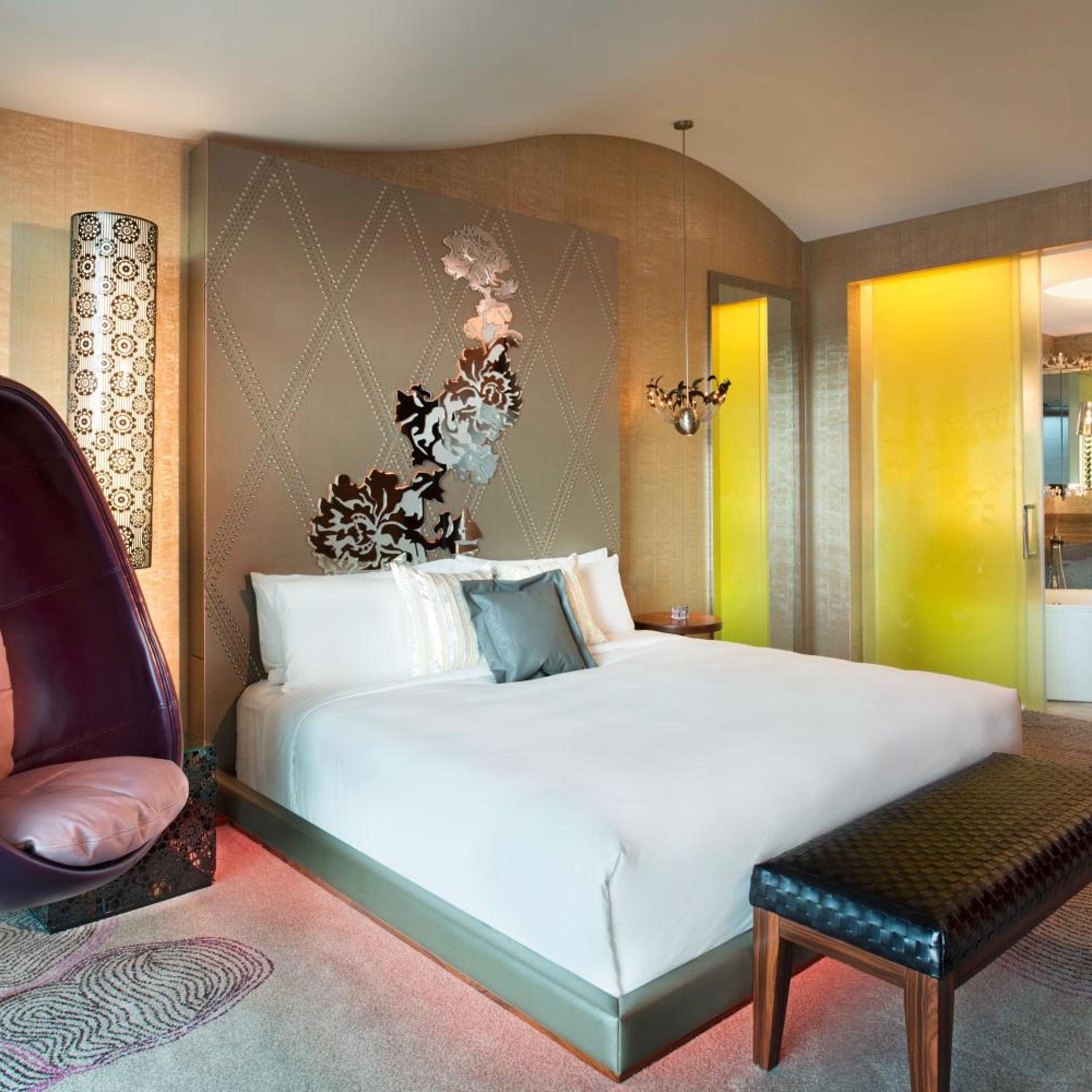 1 Bedroom, Supreme, Suite, King Bed, Pool View, Outdoor Pool, Balcony, Large, Top Floor