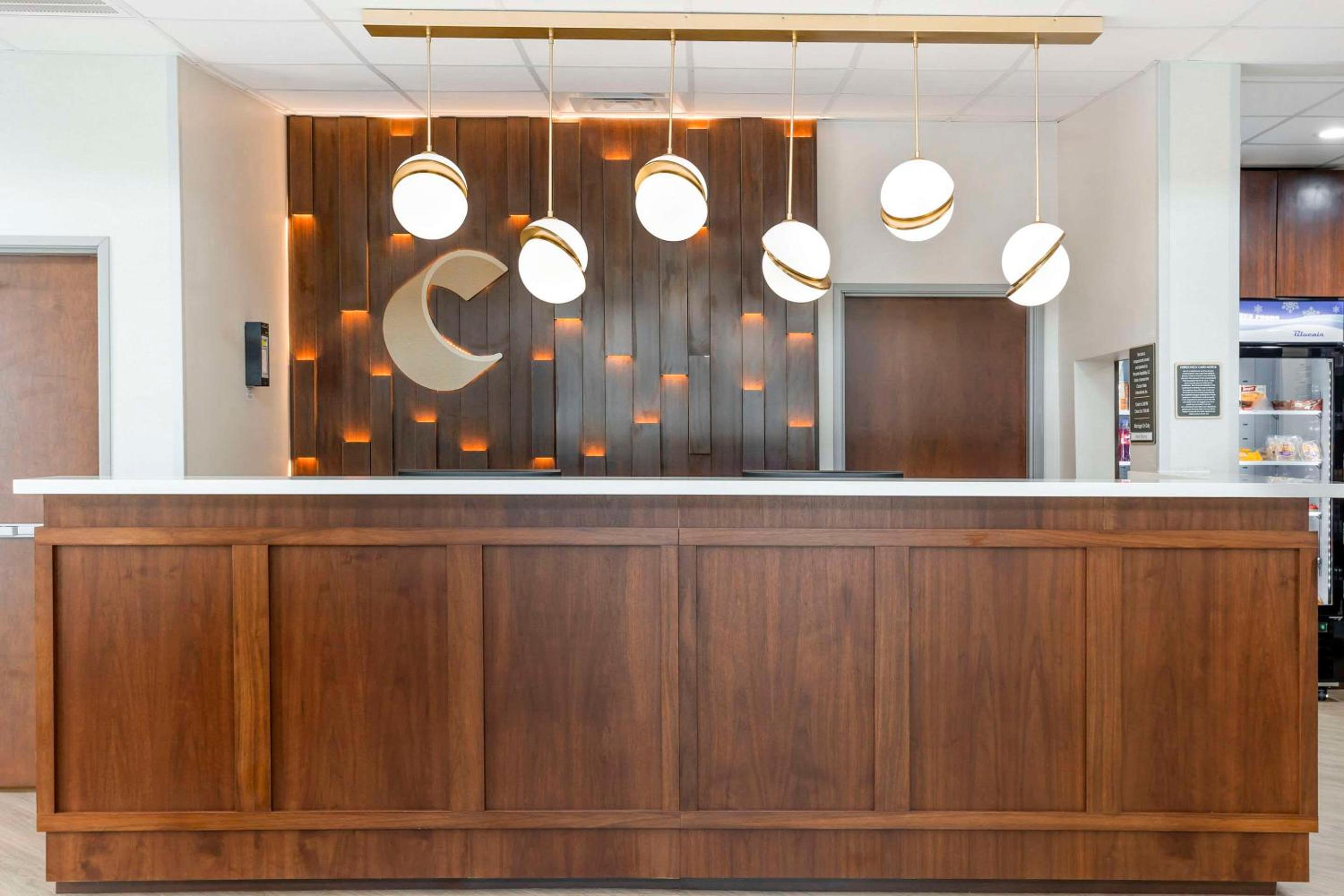 comfort inn and suites huntsville near university