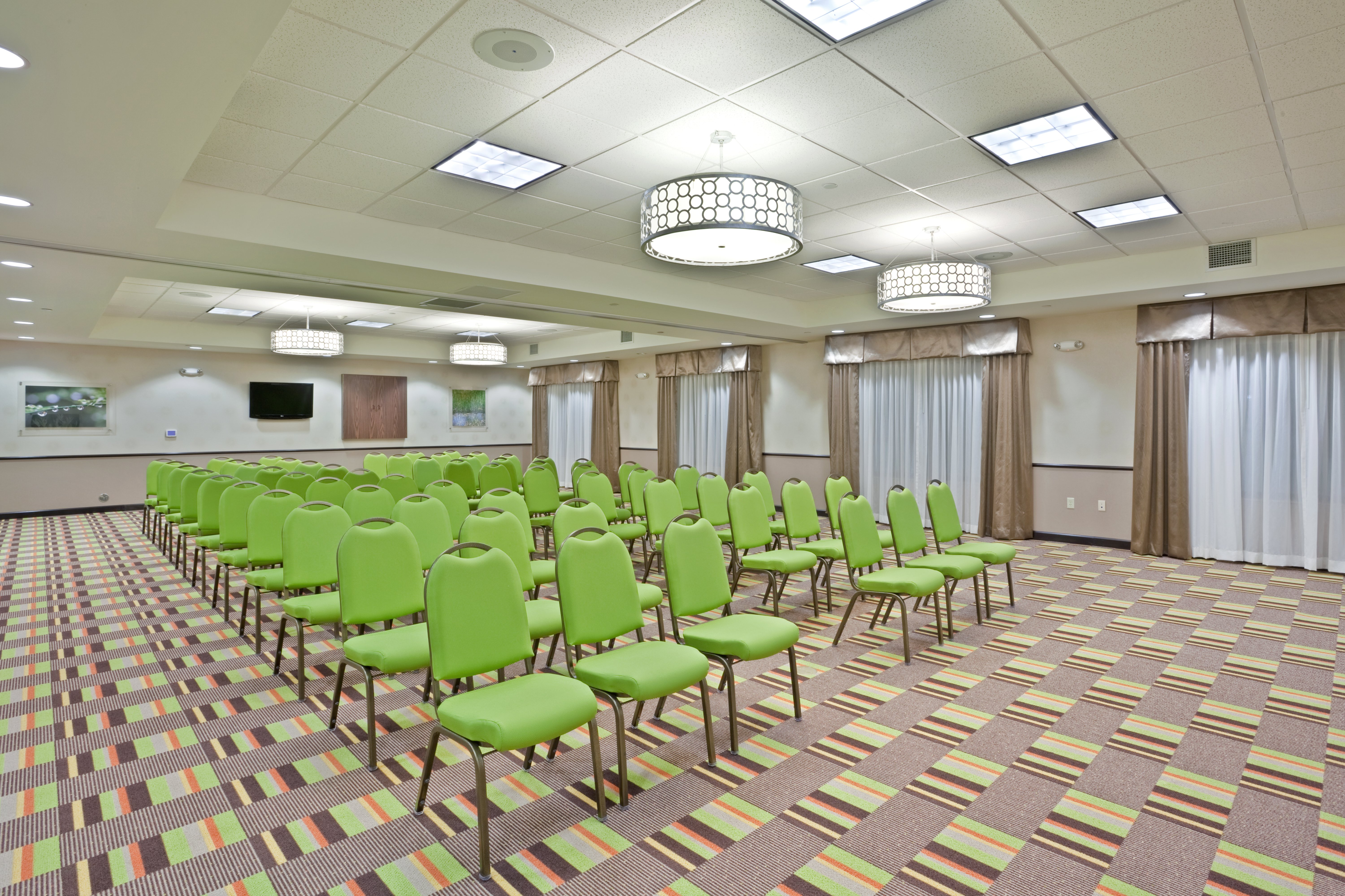 Holiday Inn Express Hotel and Suites Hays 52/53