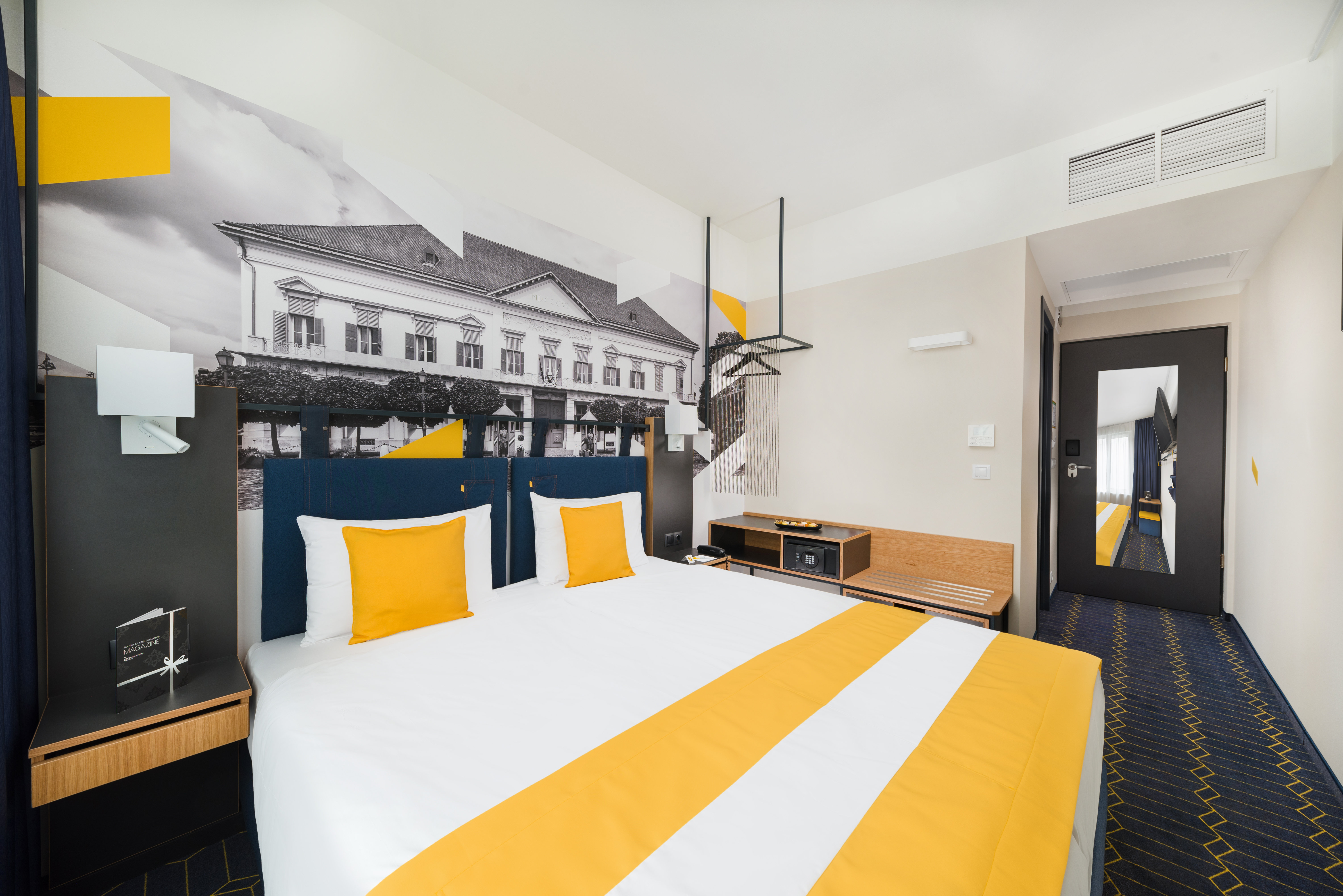 D8 Hotel 22/77