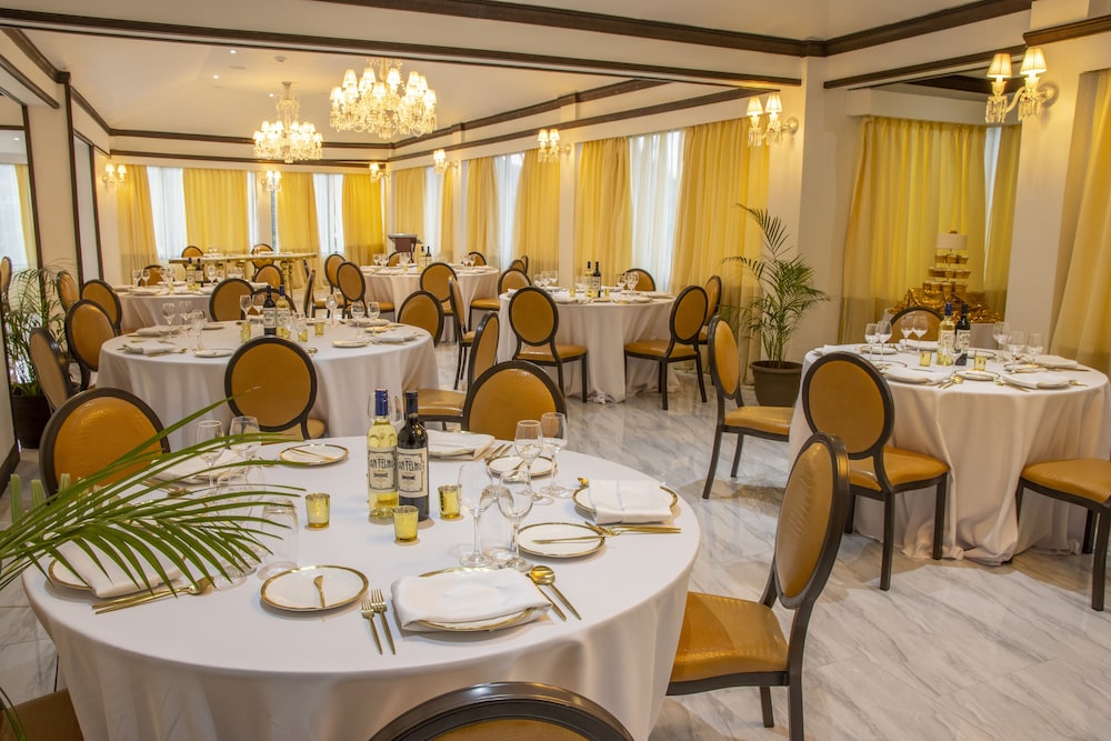 Sago Palm Hotel 51/68