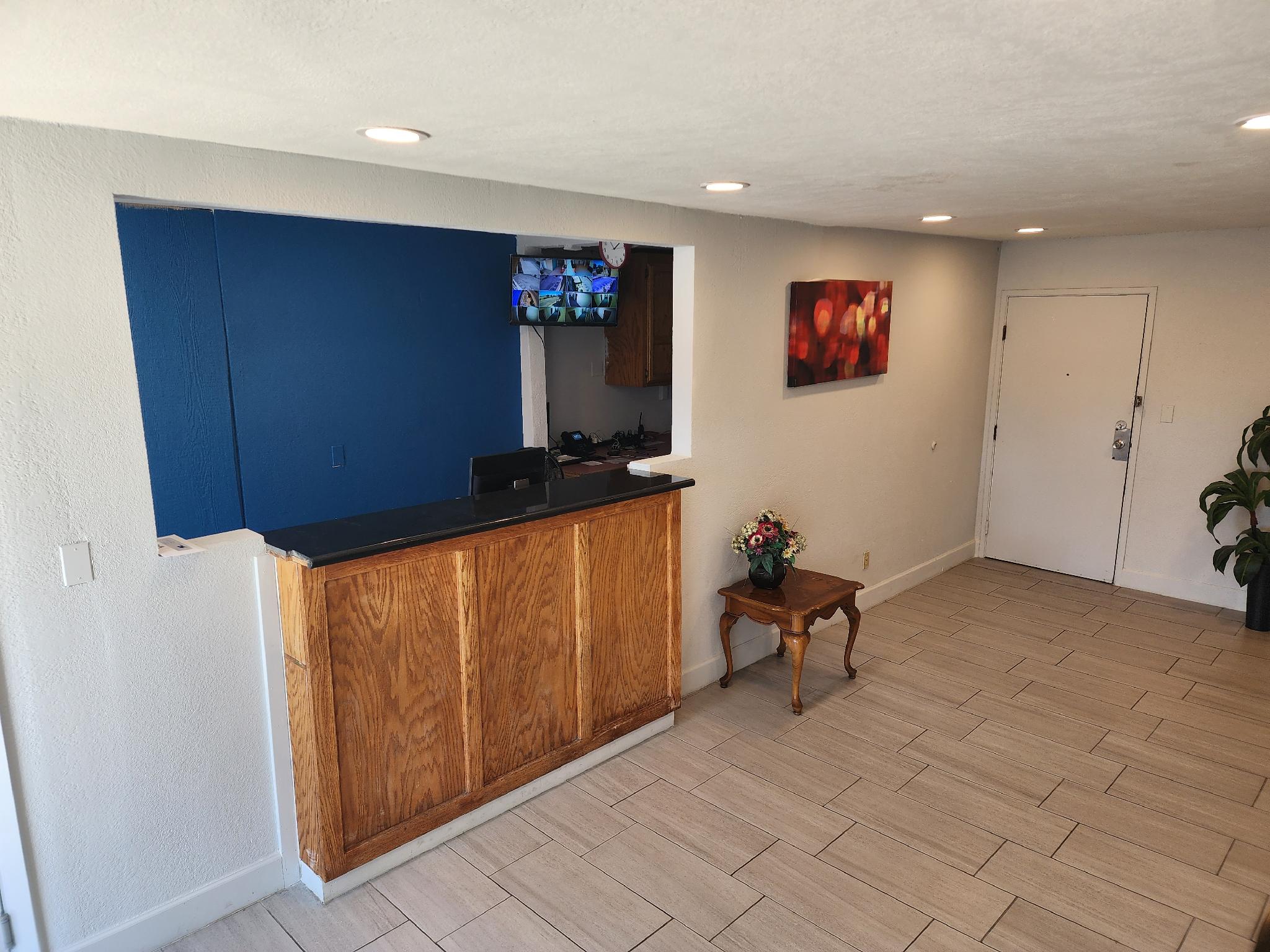 MetroParc 'nSuites 8/22