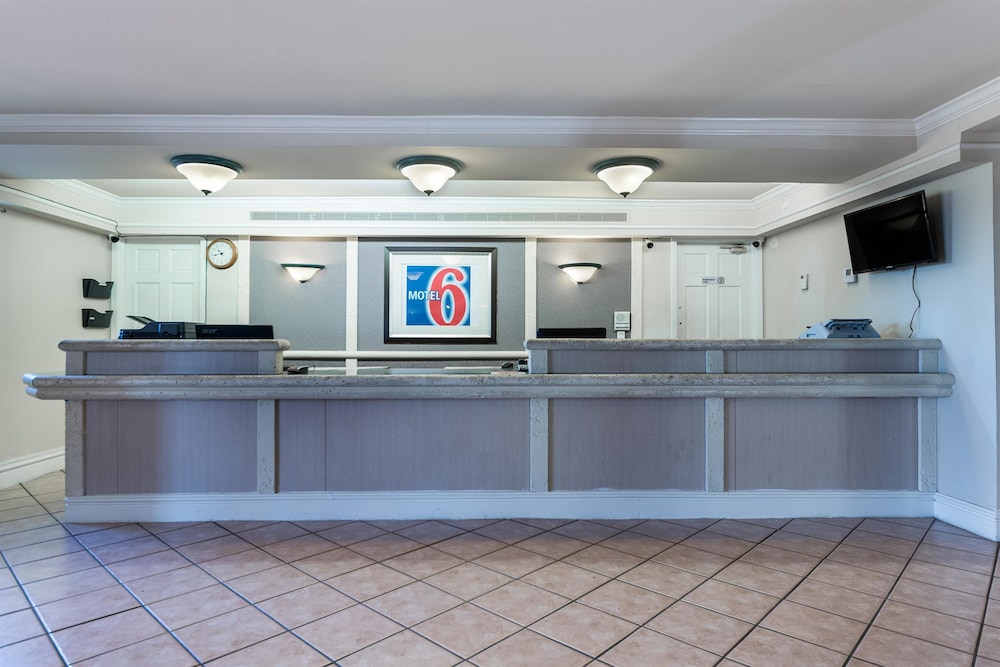 Lobby at Motel6 Monroe, LA, MONROE - LA