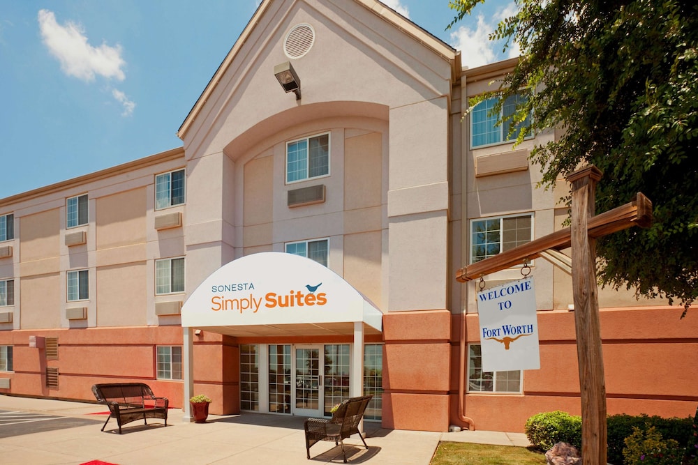 Sonesta Simply Suites Fort Worth Fossil Creek photo1