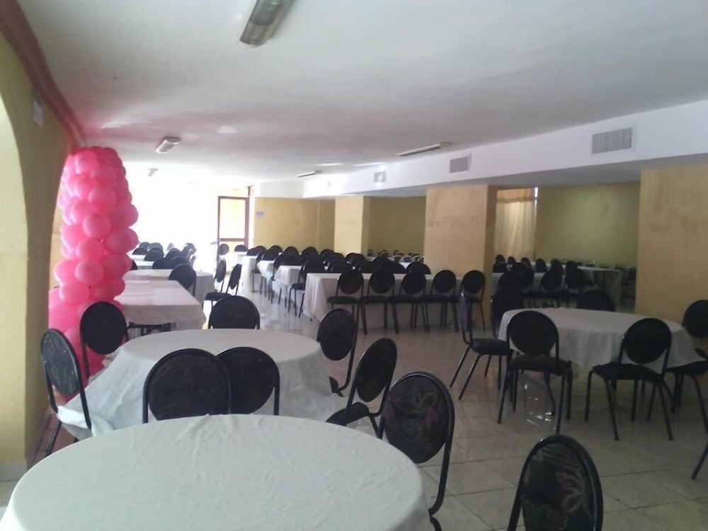 Hotel Posada del Sol Inn 50/58