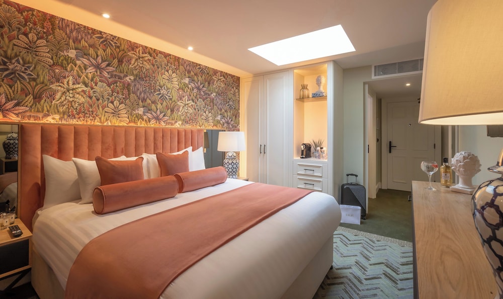 SUPERIOR, DOUBLE BED