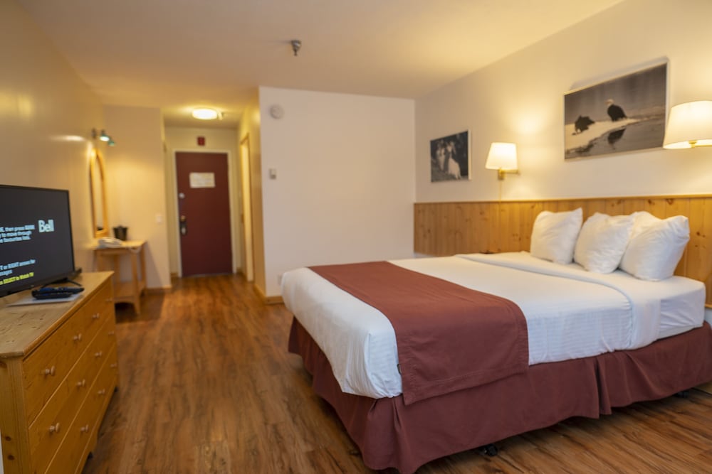Canadas Best Value Inn River View Hotel 6/22