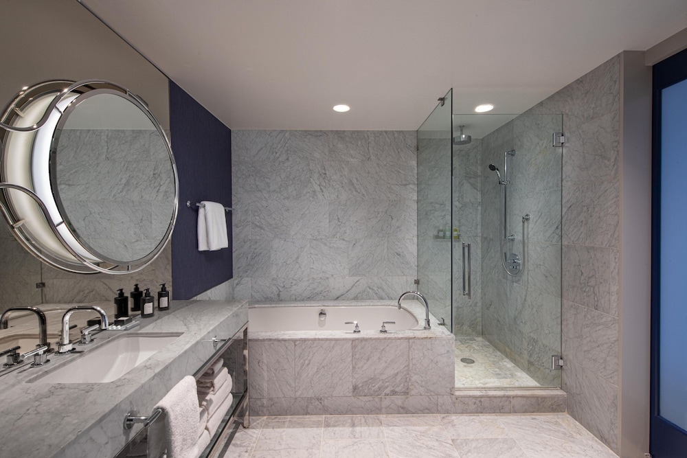 Escape, Suite, King Bed