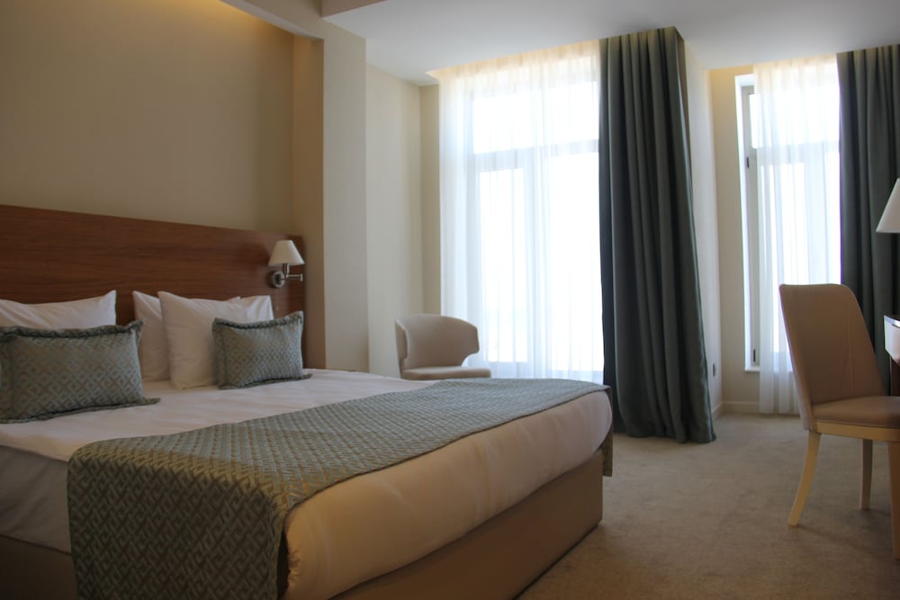 Khazar Inji Hotel 6/25