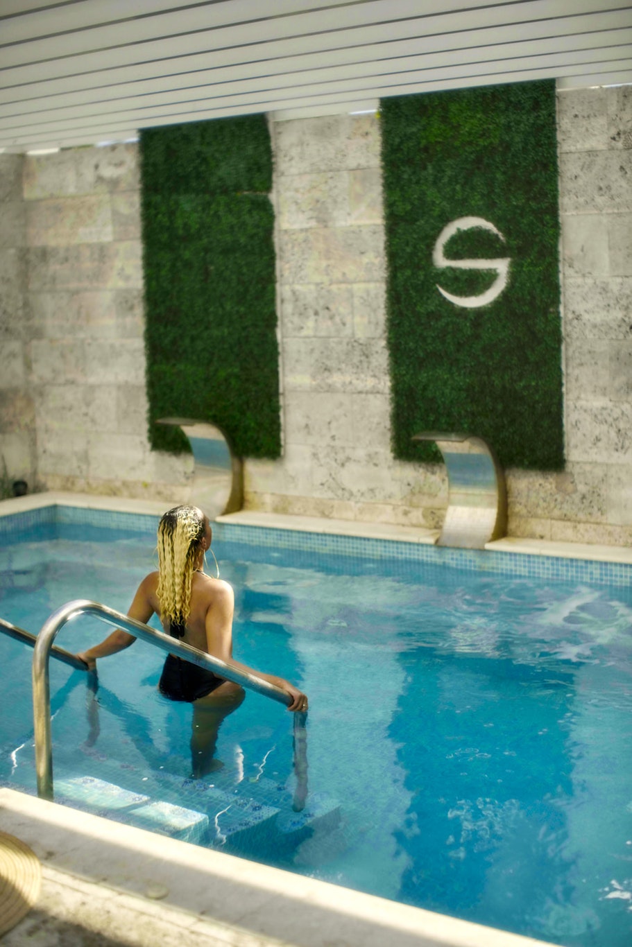 Spanish Court Hotel 18/50