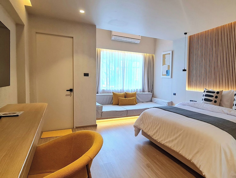 Cocohut Beach Resort 18/50