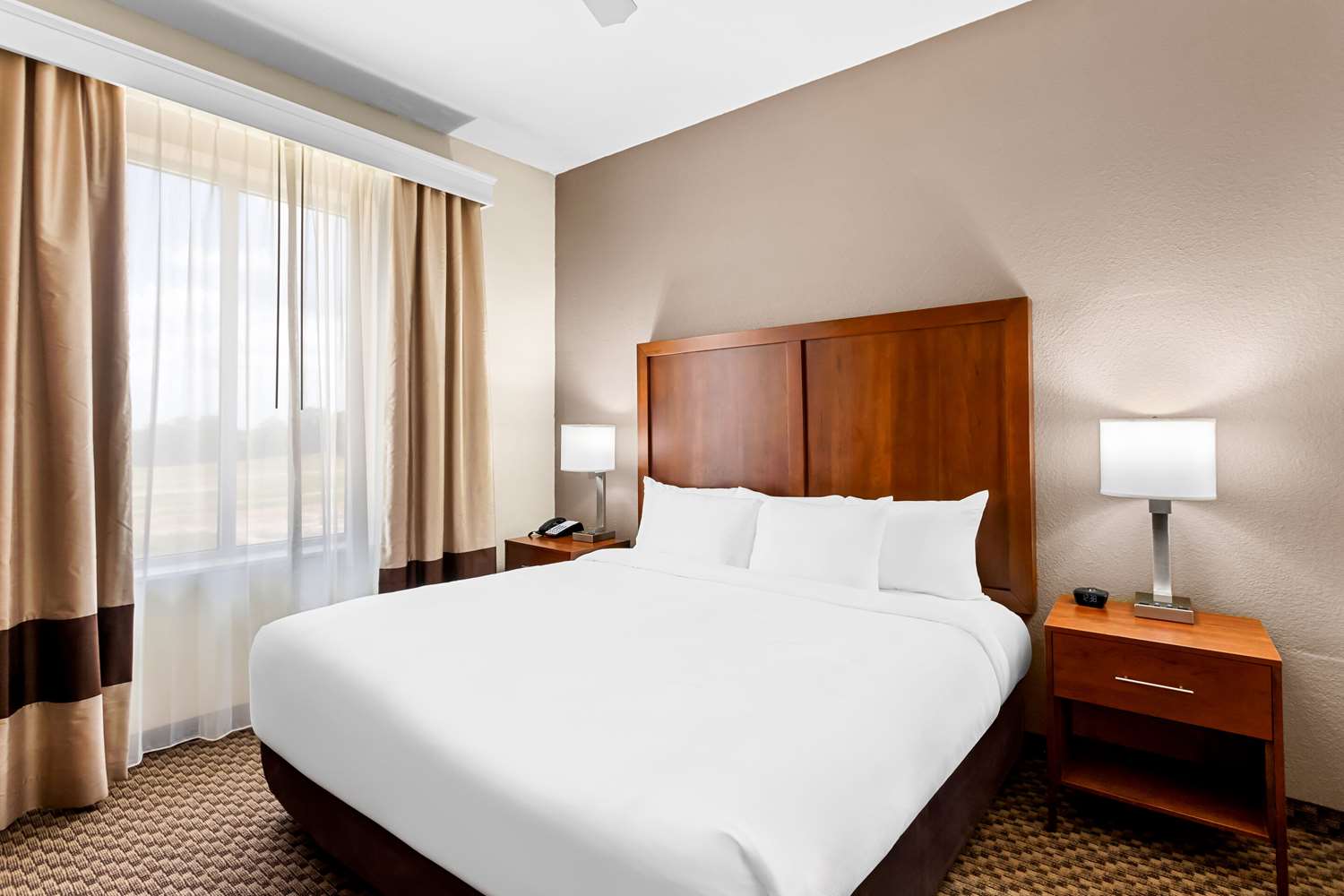 Suite, King Bed