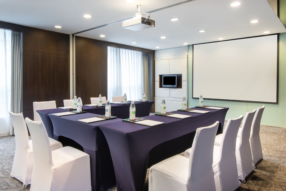 Holiday Inn Express Chengdu Gulou 56/72