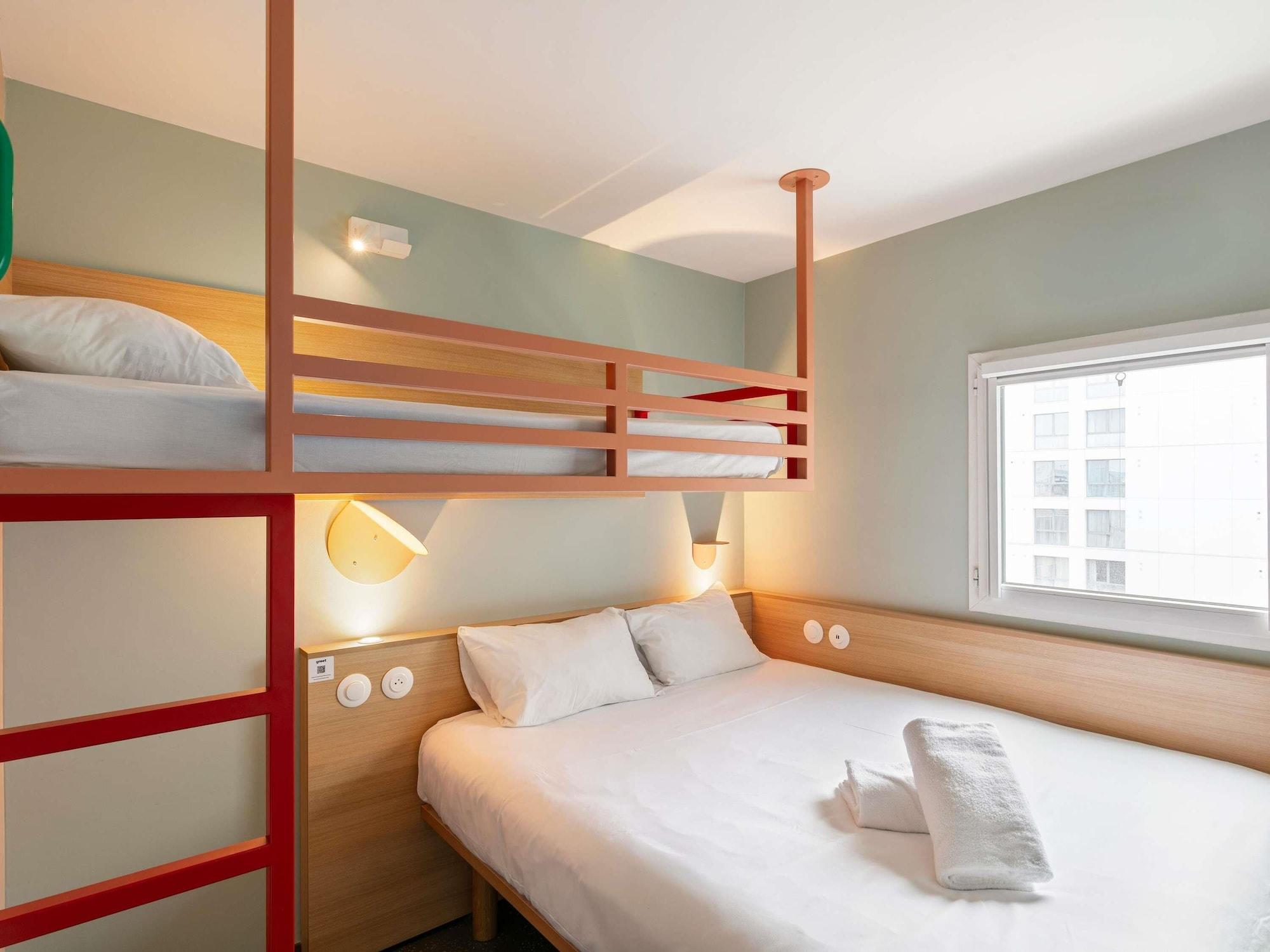 Room, Triple, Multiple Beds
