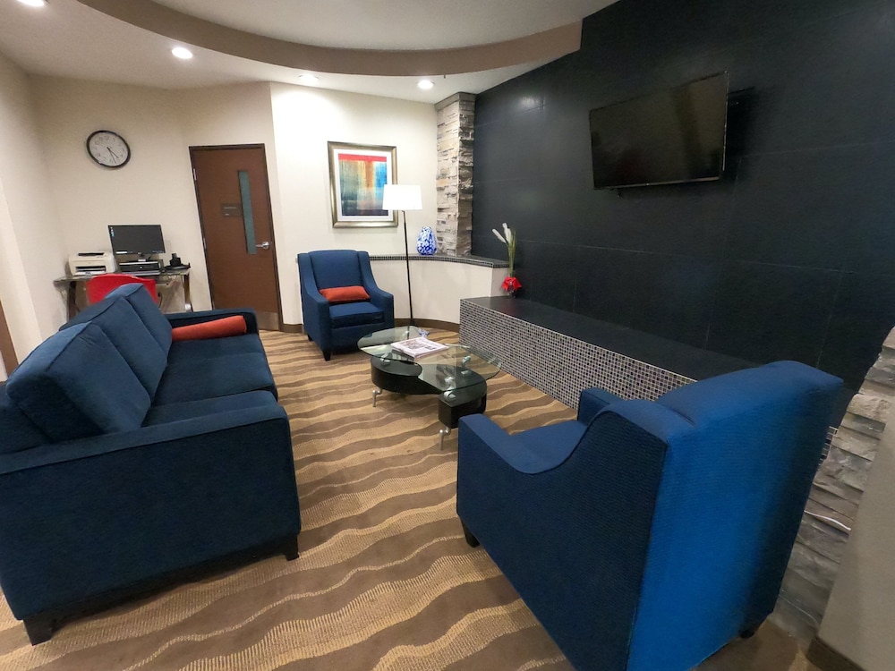 Hometowne Studios Suites Washington 35/43