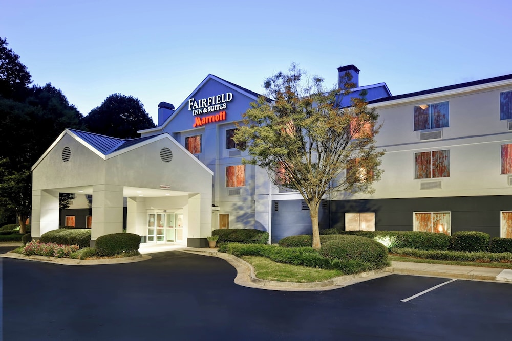 Fairfield Inn Suites by Marriott Atlanta Kennesaw 2/50