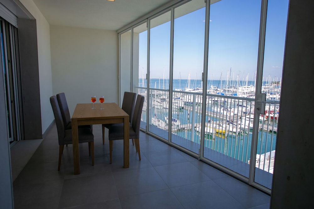 Mosella Suite 50/64