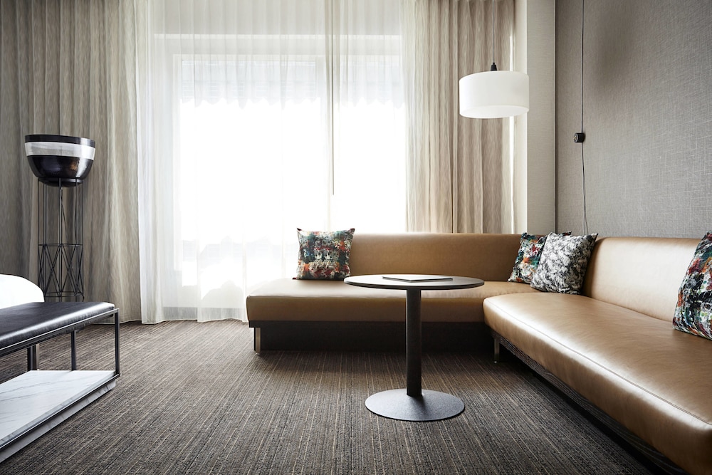 Marriott At the Brooklyn Bridge 52/54