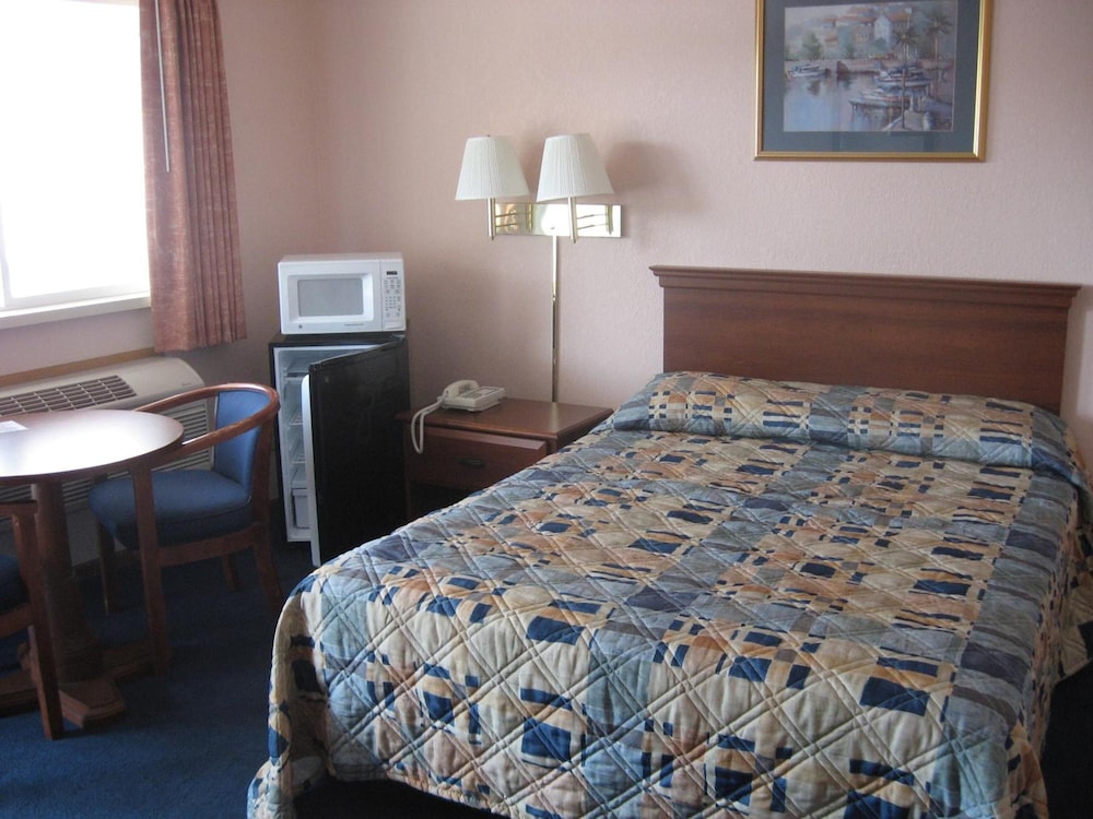 Mackinaw Budget Inn 42/50