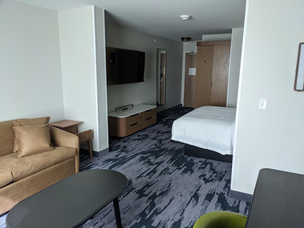 Fairfield Inn & Suites by Marriott Lincoln Crete 42/50