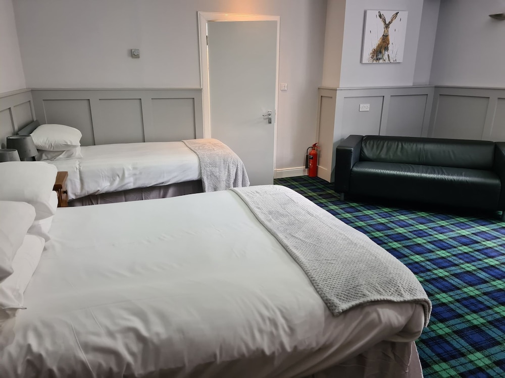 Station Hotel 15/50
