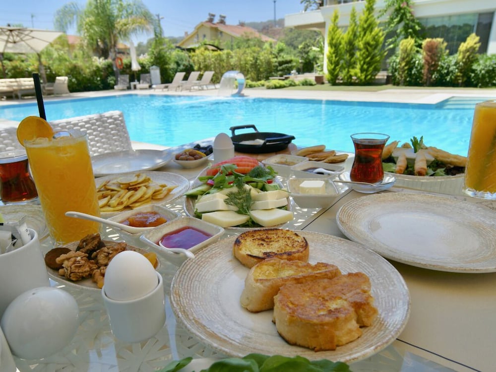 Gocek Naz Hotel 55/68