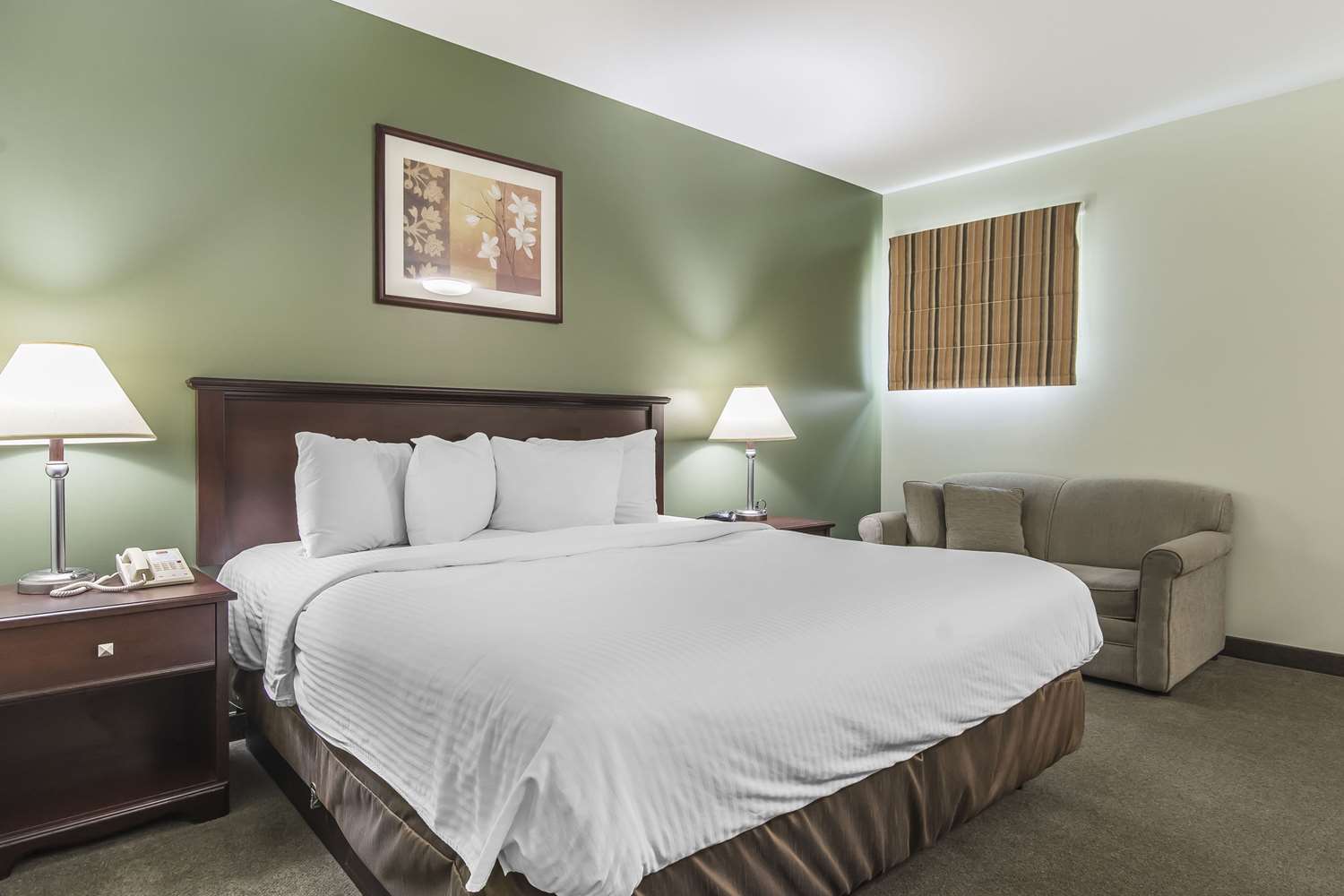 Econo Lodge Huntsville ON 11/20