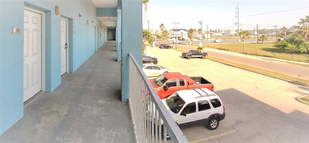 Casa Bella Hotel and Suites 18/24