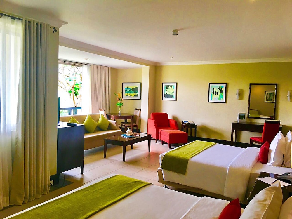 Fairways And Bluewater Newcoast Boracay 42/76