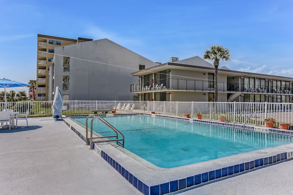 Beachside Motel 43/72