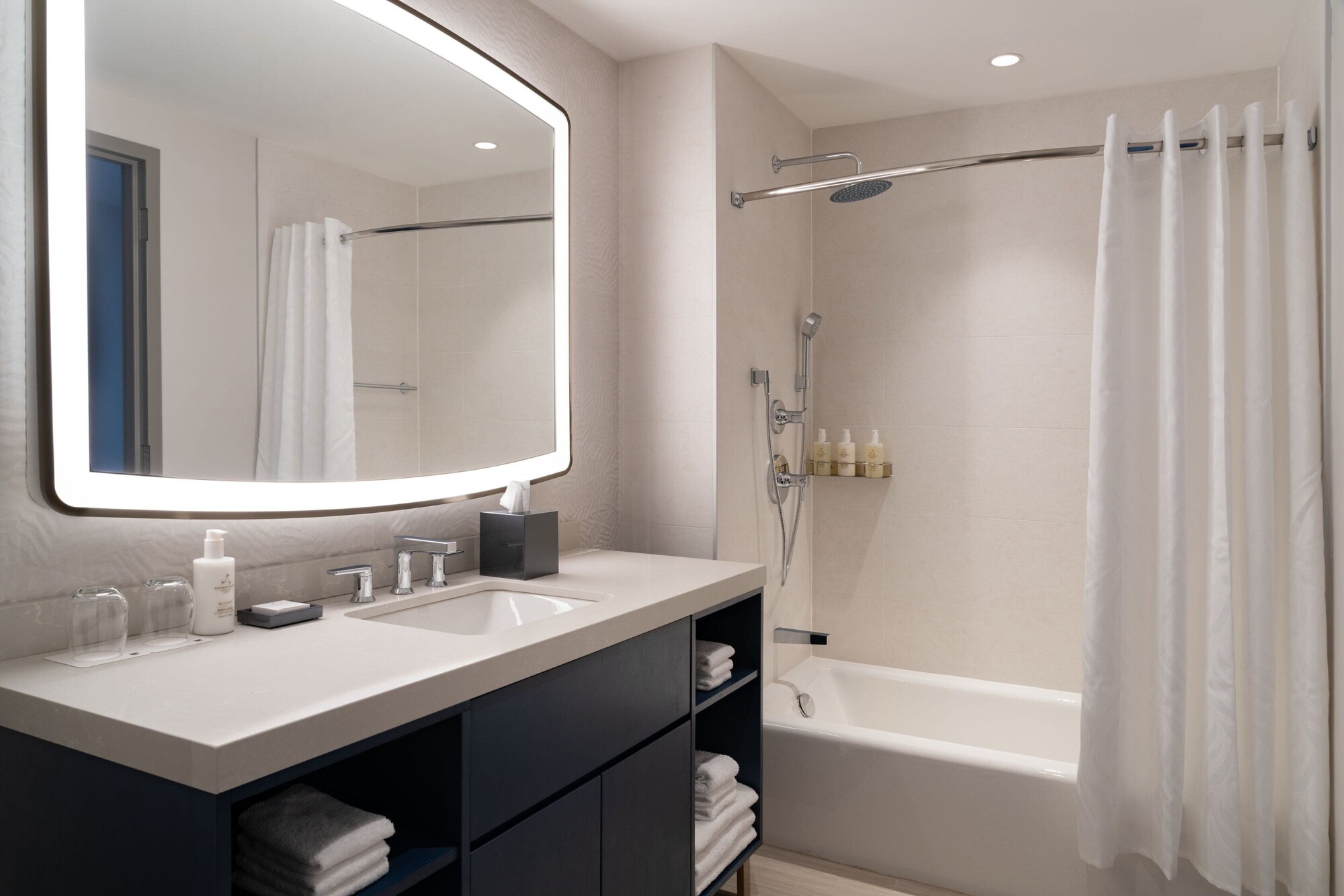 3 Bedrooms, Residence, 2 King Beds, 2 Queen Beds, Water View, 3 Bathrooms, Sofa 4/5