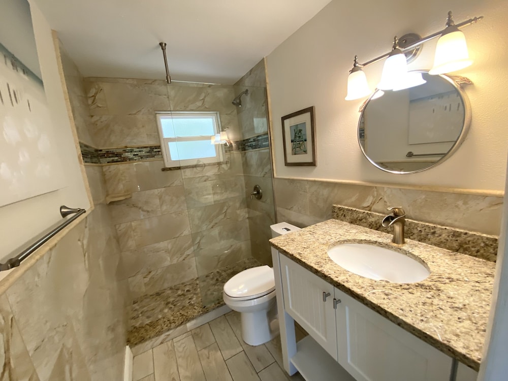 Pearl Beach Inn 48/54