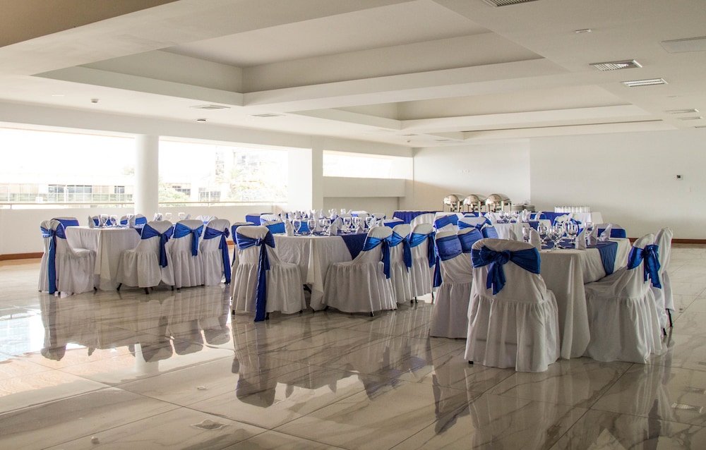 Costa Rica Tennis Club And Hotel 72/80
