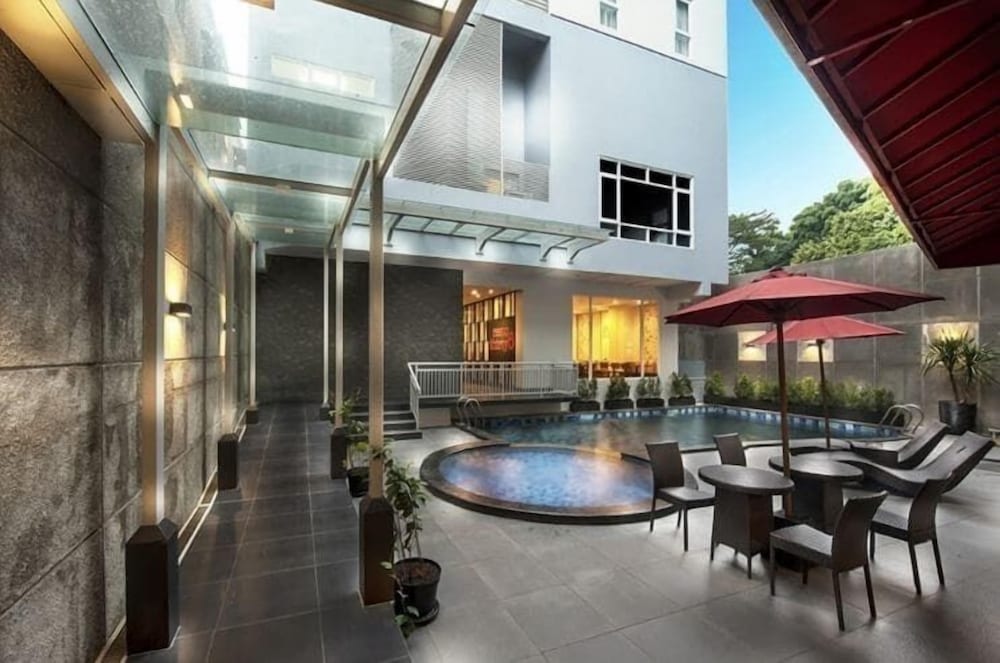 Permata Hotel 21/45