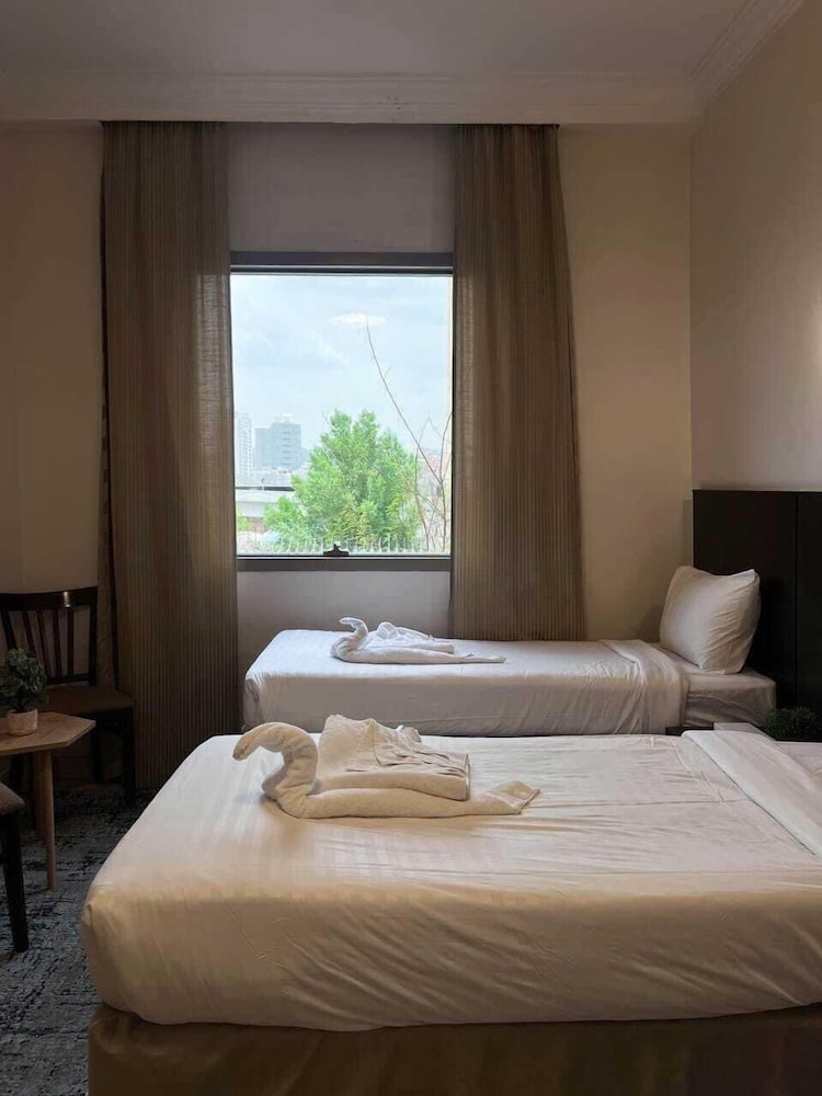 Hussein Hassan Ali Bayari Hotel 28/61