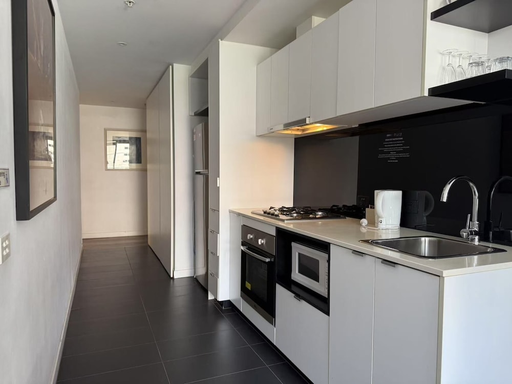 Aura On Flinders Serviced Apartment 11/78