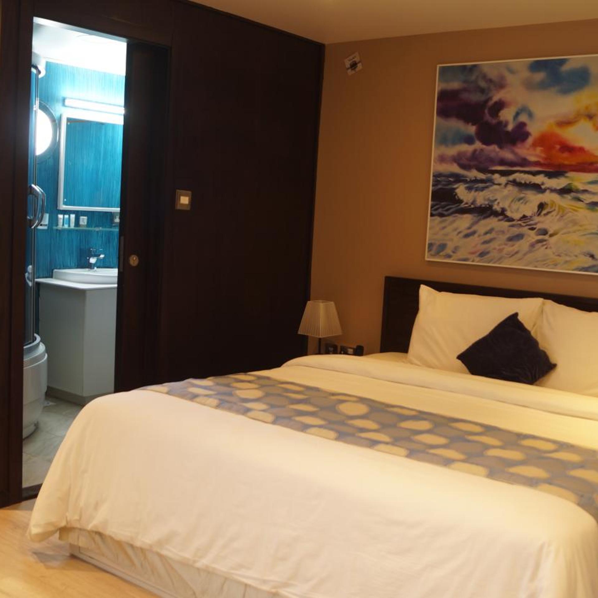 C Hotel 17/49
