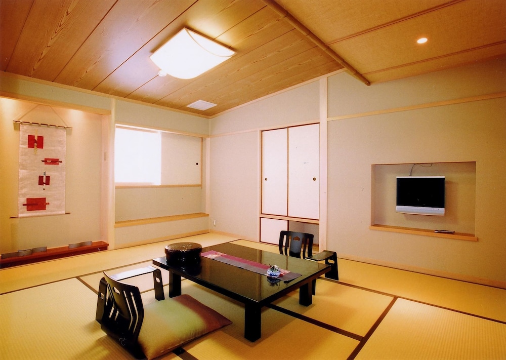 Kamogawa-Kan Inn 27/37