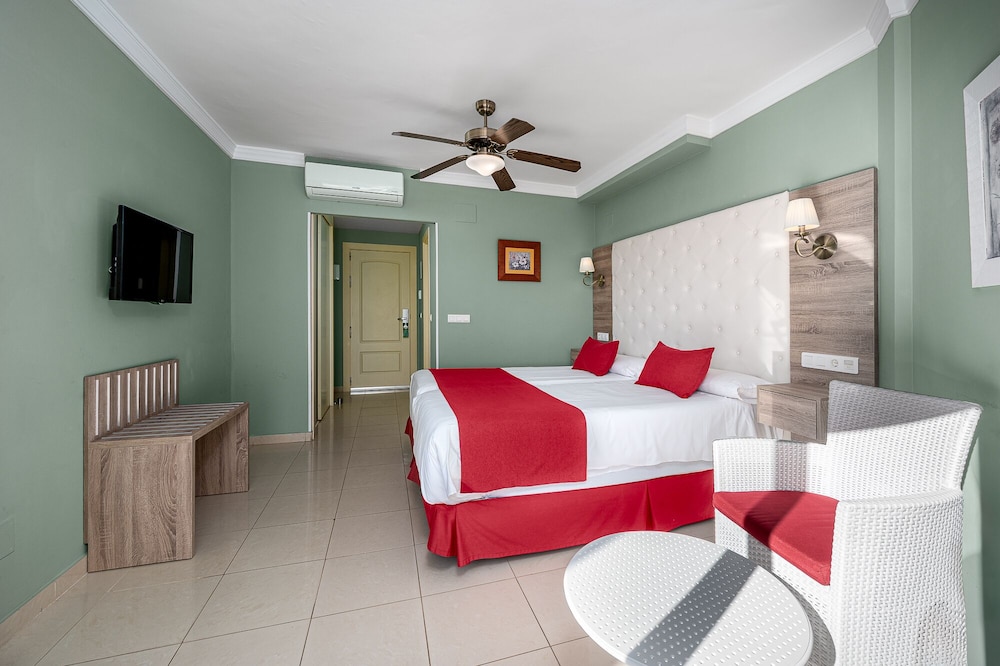 Hotel Los Arcos 24/63
