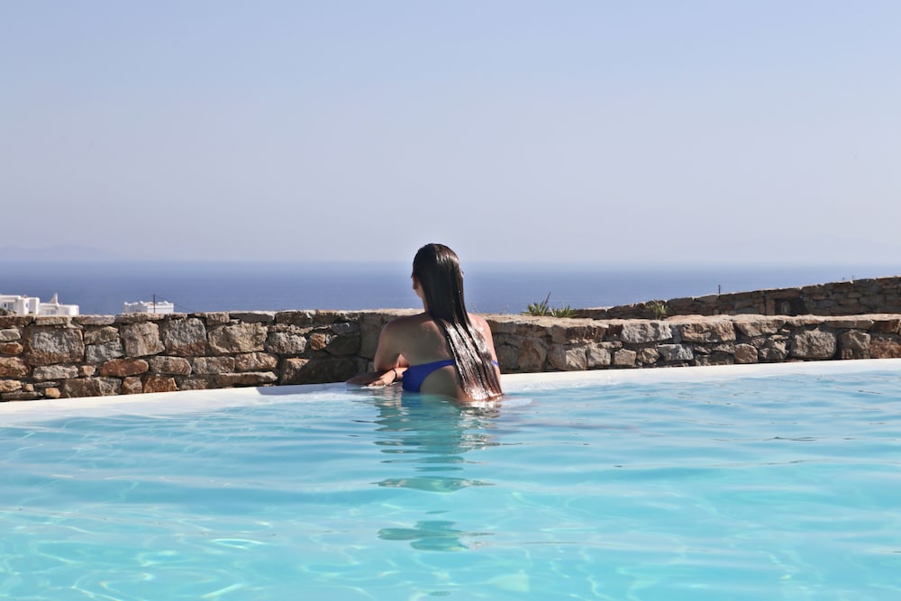 NIRIIDES LUXURY HOMES 38/50